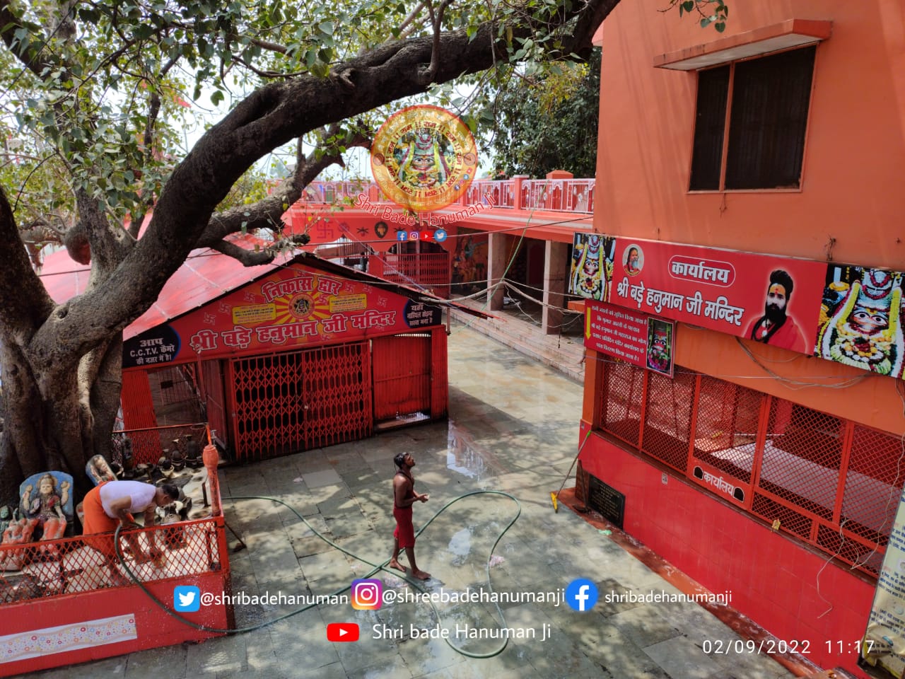 गंगा-यमुना जल स्तर हुआ कम बड़े हनुमान मंदिर से बाहर आया पानी ;भक्त फिर से कर सकेंगे जल्द दर्शन