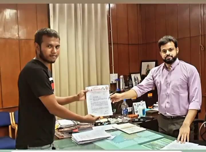मार्केट में धार्मिक रैली पर फुल प्रतिबंध लगाने की मांग के विरोध में युवा सेना ने कलेक्टर और पुलिस अधीक्षक को  सौंपा ज्ञापन