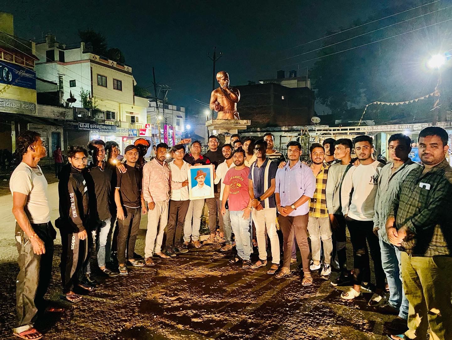 सरदार भगत सिंह की 115वीं जयंती भाजयुमो द्वारा वार्ड 26 रामनगर मुक्तिधाम आजाद चौक वैशाली नगर विधानसभा में मनाया गया