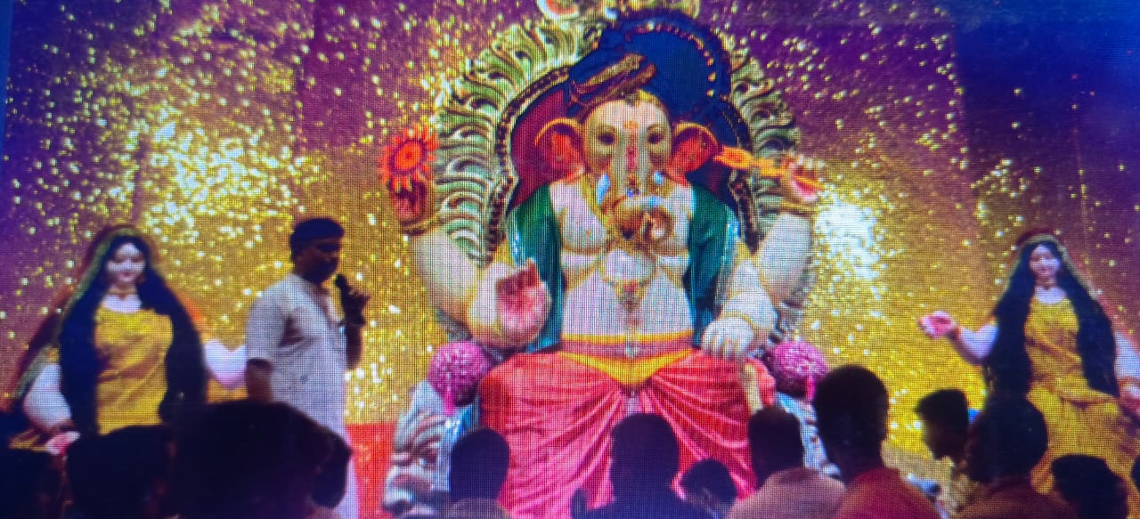 रेलवे स्टेशन के दगडू सेठ की गणेश प्रतिमा आकर्षण का केन्द्र