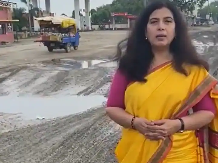 संसद सरोज पांडेय का भूपेश सरकार पर करारा प्रहार , सड़को की बदहाली पर राज्य सरकार को घेरा