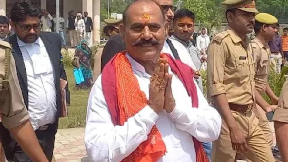 भदोही बाहुबली विधायक विजय मिश्रा को सजा