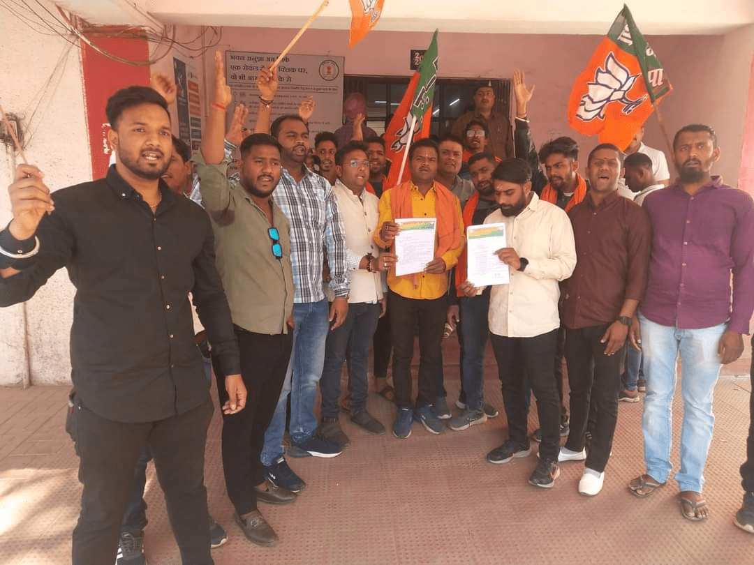 नगर निगम सफाई कर्मियों को भाजयुमो का समर्थन,आयुक्त को सौपा ज्ञापन