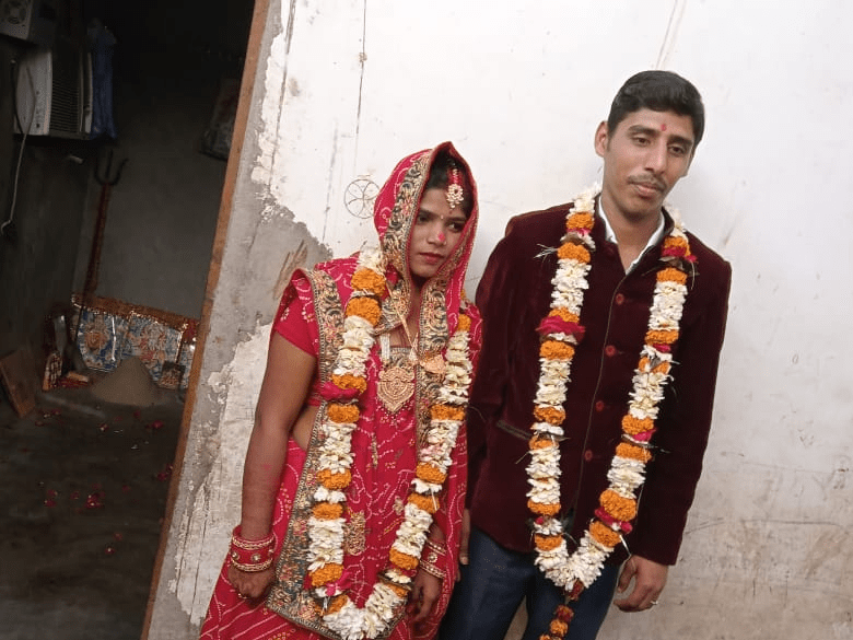 अजब विवाह की गज़ब कहानी : ससुराल वालों को ट्रेन में लूटकर दुल्हन फरार:शादी कर दुल्हा-दुल्हन के साथ बनारस से लौट रहे थे, अजमेर से आई थी बारात