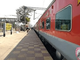 दिवाली- छठ पर नहीं मिल रही ट्रेन की कंफर्म टिकट? रेलवे ने शुरू की विकल्प योजना, जानिए स्टेप बाय स्टेप