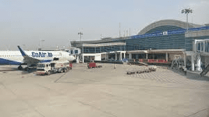 वाराणसी एयरपोर्ट के 20KM दायरे में घटेगी इमारतों की ऊंचाई:VDA ने 15 भवनों और 4 मोबाइल टावरों को भेजा नोटिस, 2 इमारतों से गिराई 1-1 मंजिल