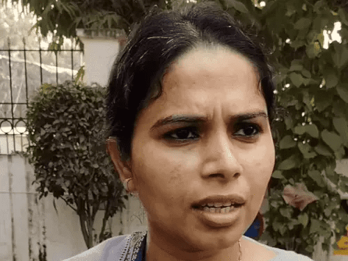 सपा विधायक भाजपा के लिए फूलपुर में वोट मांग रहीं:पूजा पाल बोलीं- सीएम योगी के साथ हूं, उन्होंने न्याय दिलाया