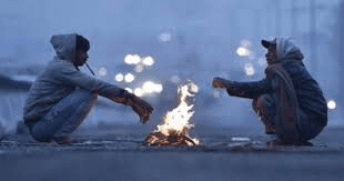 यूपी के 35 शहरों में कोहरा, पारा 4.6ºC:विजिबिलिटी 80 मीटर, 5 दिनों तक ऐसा ही रहेगा मौसम