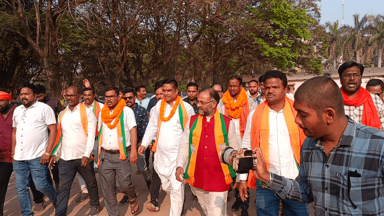 नगरीय निकाय चुनाव…7 जगह बिना वोटिंग बीजेपी की जीत:आज रायगढ़ के 2, भिलाई निगम से एक कांग्रेस पार्षद प्रत्याशी ने नाम वापस लिया