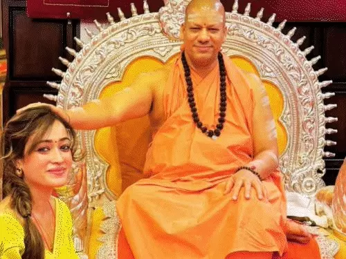 महाकुंभ से चर्चा में आईं हर्षा ने संन्यास नहीं लिया:पिता का दावा, बोले- बेटी ने सिर्फ गुरु दीक्षा ली, जल्द शादी करेंगे