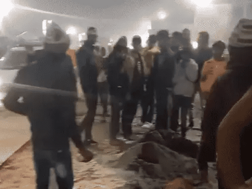 महाकुंभ में बालू में दफन नवजात मिला:लाल कपड़े में लिपटा था शव; बम की सूचना पर फिर सर्चिंग; योगी आज आएंगे