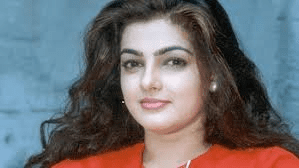 एक्ट्रेस ममता कुलकर्णी महाकुंभ में महामंडलेश्वर बनीं:संगम तट पर पिंडदान किया, अब ममता नंद गिरि कहलाएंगी; किन्नर अखाड़े ने पदवी दी